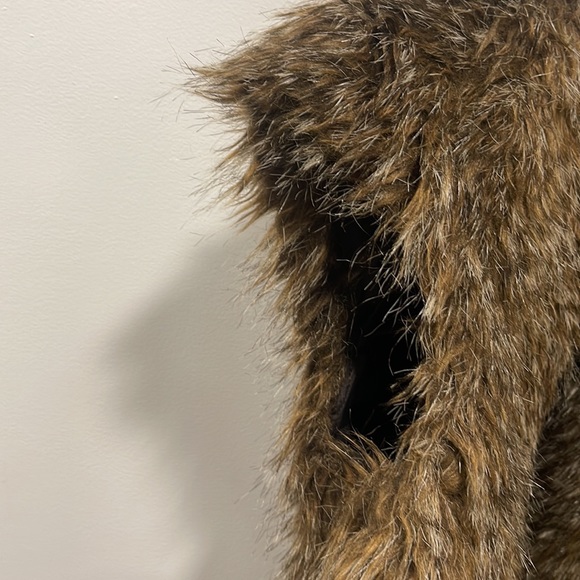 Zara Fur Vest - Picture 2 of 5